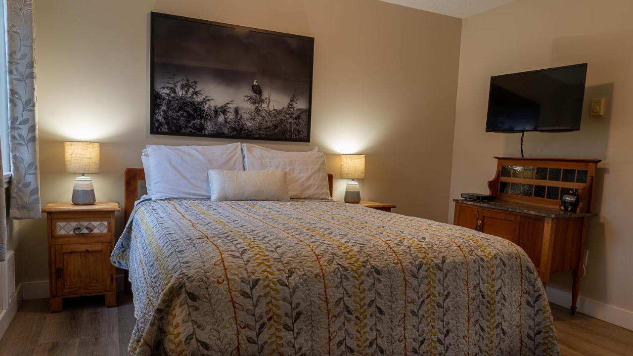 Wild Pacific Guest Suites Ucluelet Extérieur photo